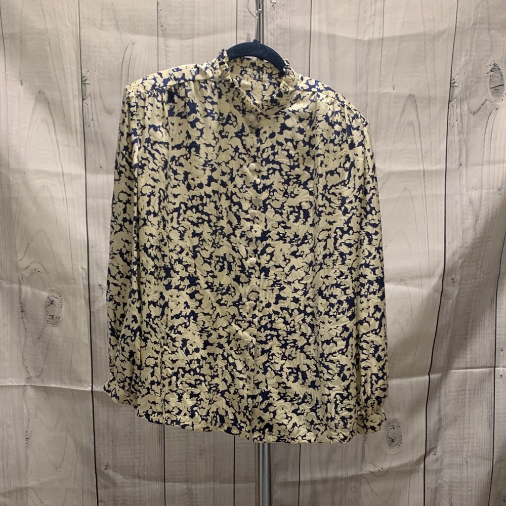 Stylish Patterned Blouse in Cream and Navy